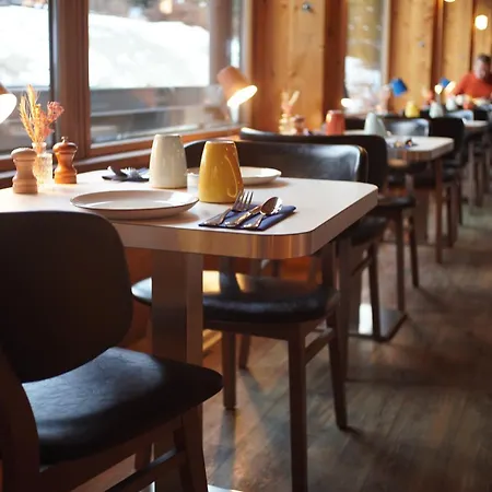 Big Sky & 4* Chamonix