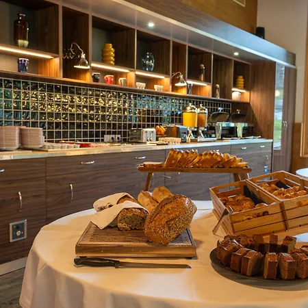 Big Sky & ホテル シャモニー